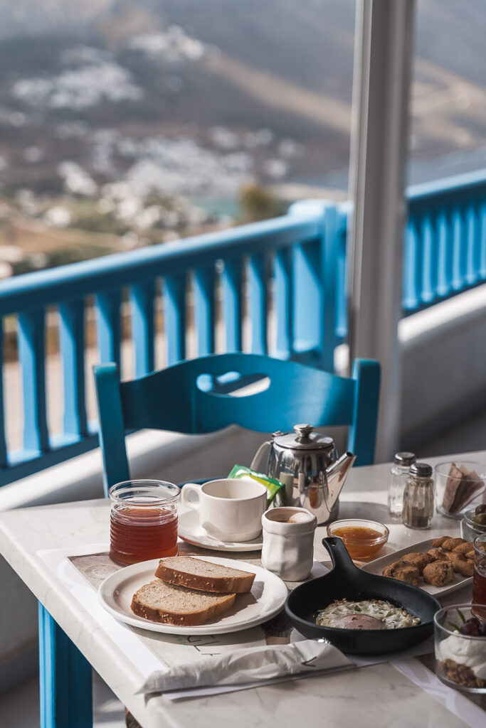 This image shows the breakfast of Vigla Hotel in Amorgos.