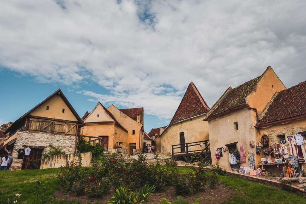 Romanian Castles Guide: Top 10 Transylvania Castles Top10 Romanian Castles in Transylvania. Rasnov Fortress.